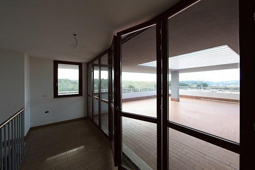 Ático de 2 habitaciónes en Rome, Italy No. 103122