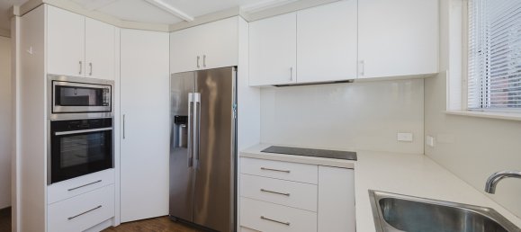 Casa de 3 dormitorios en Bateman, Australia No. 388 5