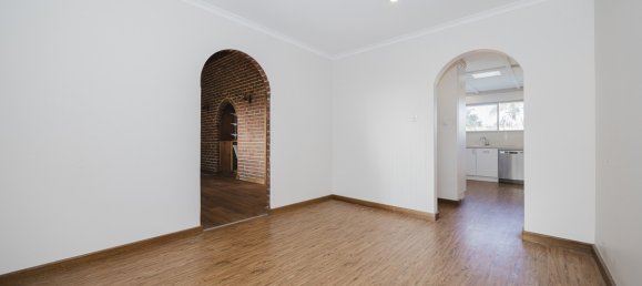 Casa de 3 dormitorios en Bateman, Australia No. 388 8