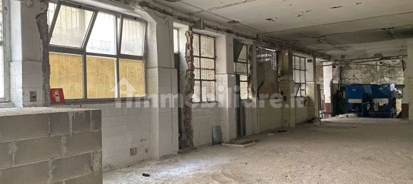 726m² Commercial property in Rome, Italy No. 213849 7