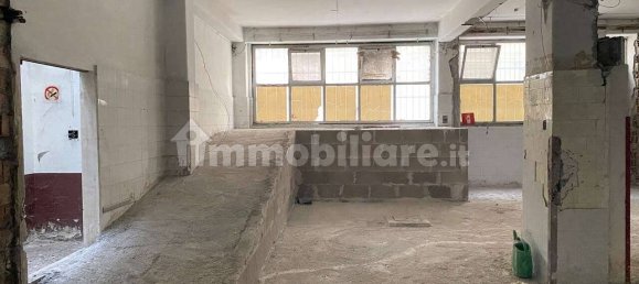 726m² Commercial property in Rome, Italy No. 213849 10