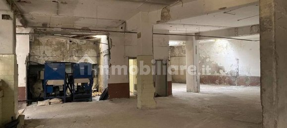 726m² Commercial property in Rome, Italy No. 213849 6