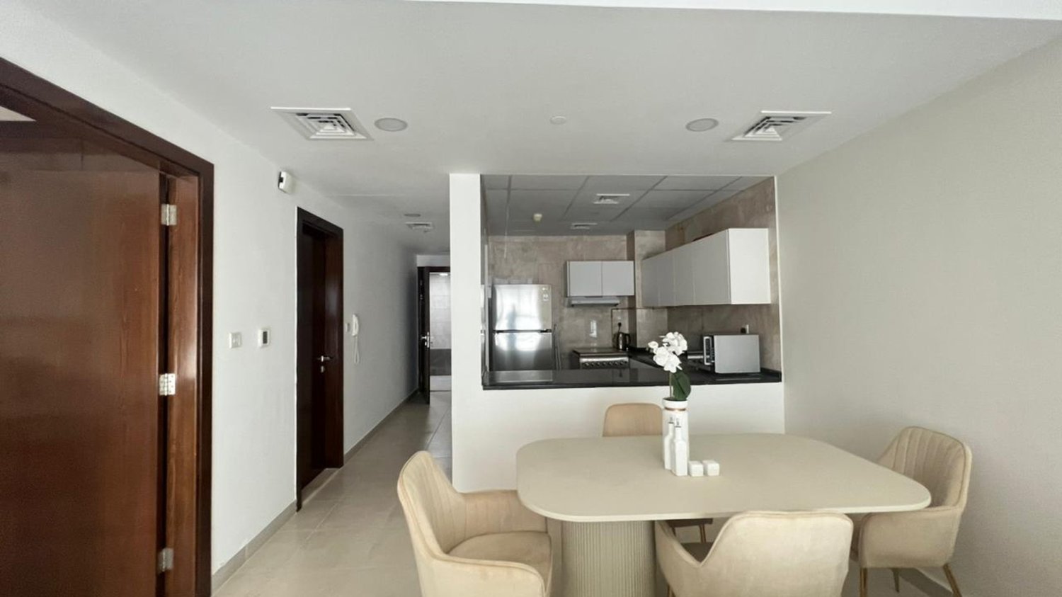 Квартира с 2 спальнями в Maya 3, Dubai Land, ОАЭ № 63929