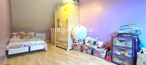 Gebäude in Meru, France 156m², Nr. 215985 9