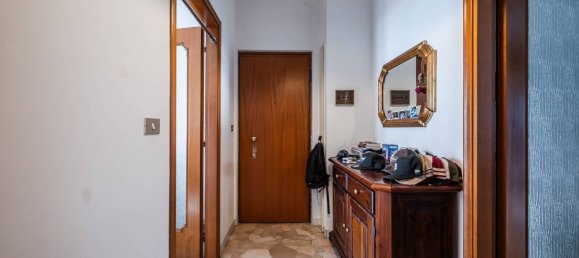 2 bedrooms Apartment in Milan, Italy No. 320593 12