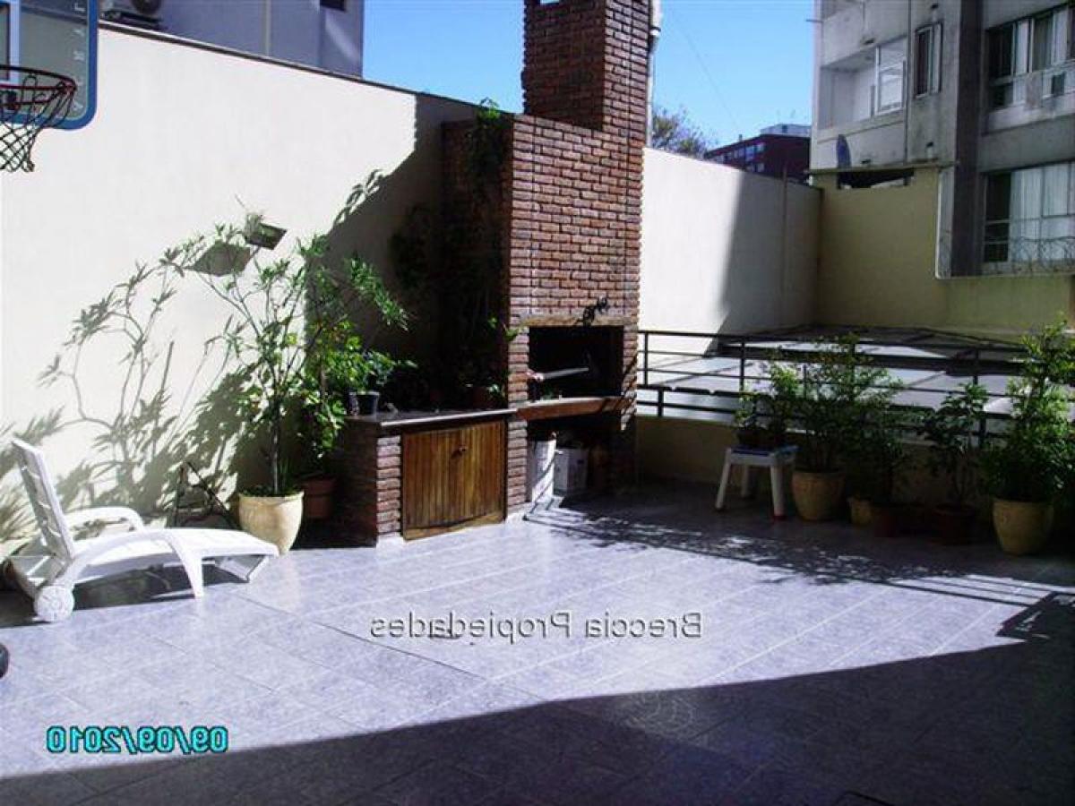 Apartamento de 3 dormitorios en Montevideo, Uruguay No. 5936