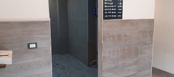 25m² Commercial property in Rome, Italy No. 285180 16