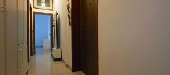 3 bedrooms Apartment in Parma, Italy No. 313034 2