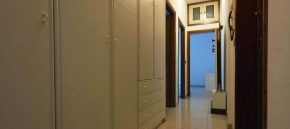 3 bedrooms Apartment in Parma, Italy No. 313034 9