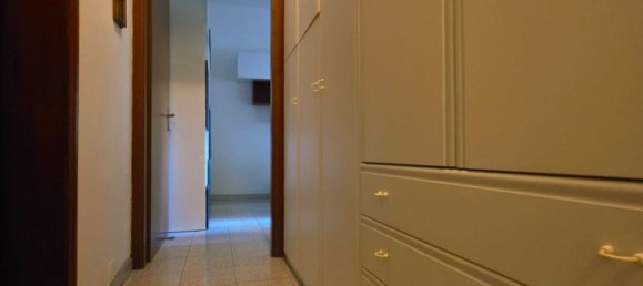 3 bedrooms Apartment in Parma, Italy No. 313034 3