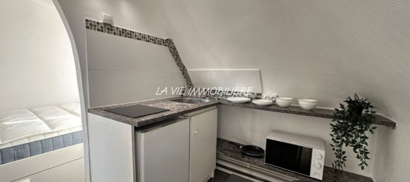 Studio in Paris, France No. 168850 4