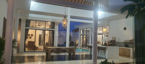 4 bedrooms Villa in Kuta, Indonesia No. 13 3