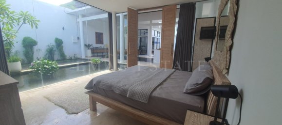 4 bedrooms Villa in Kuta, Indonesia No. 13 12
