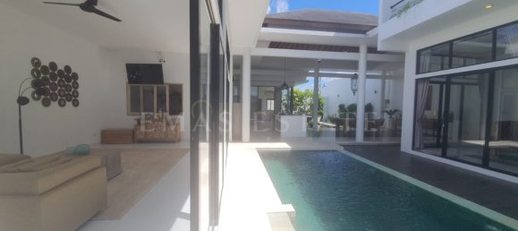 4 bedrooms Villa in Kuta, Indonesia No. 13 4