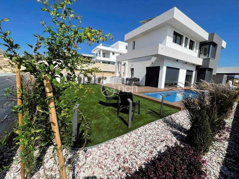4 bedrooms Villa in Agios Athanasios, Cyprus No. 11601