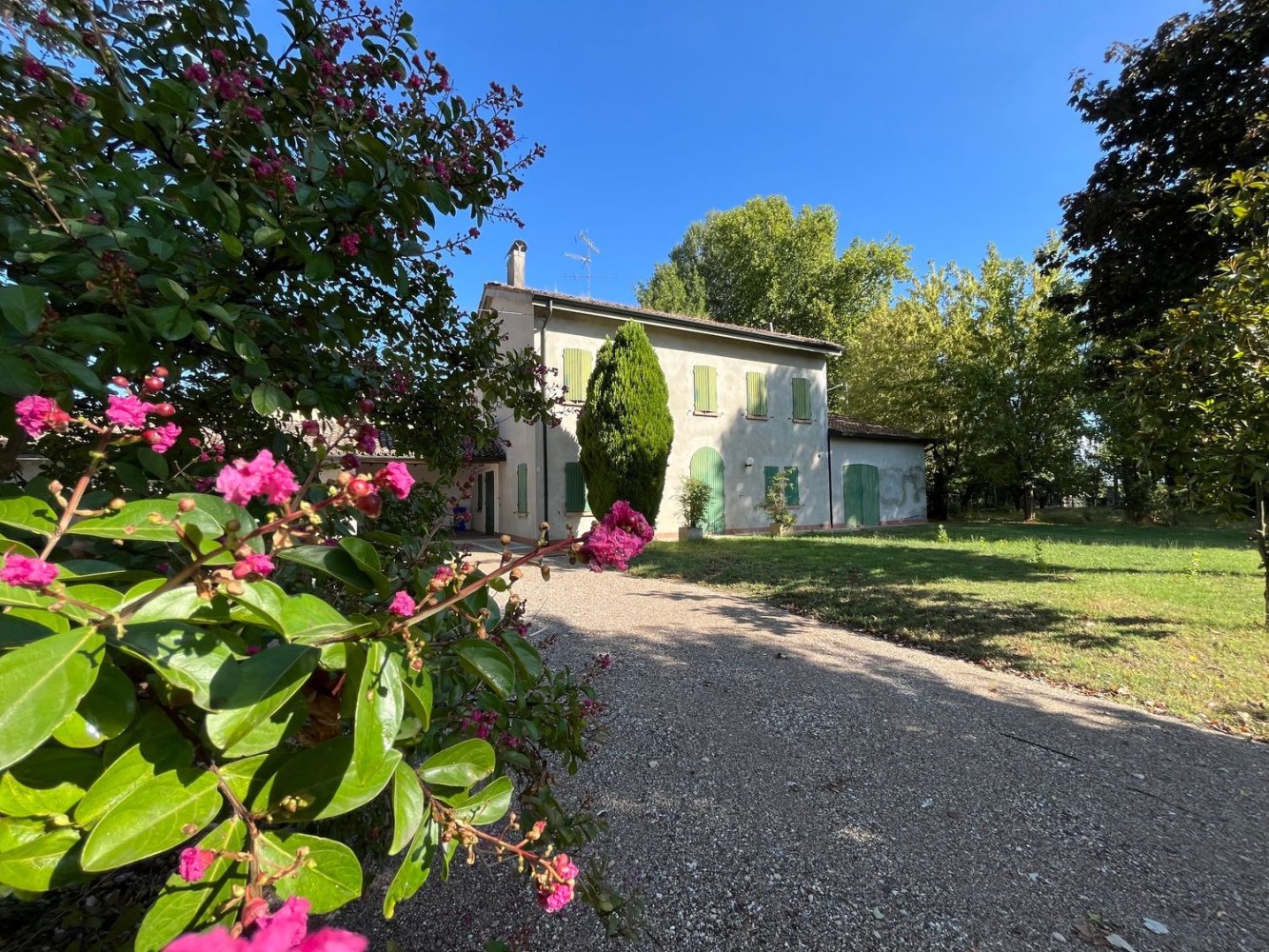 10 rooms House in Cavezzo, Italy No. 286307