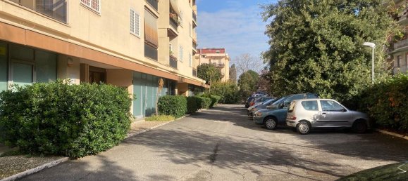3 rooms Apartment in Rome, Italy No. 170426 5