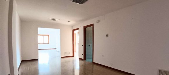4-Zimmer Wohnung in Nocera Inferiore, Italy, Nr. 269452 2