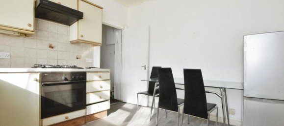 2 bedrooms Apartment in London, United Kingdom No. 12473 8