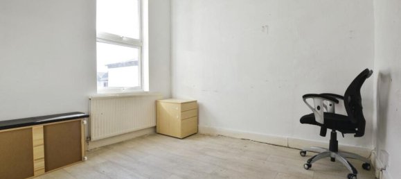 2 bedrooms Apartment in London, United Kingdom No. 12473 11