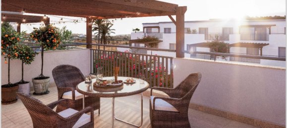 2 bedrooms Apartment in Larnaka, Cyprus No. 5585 2