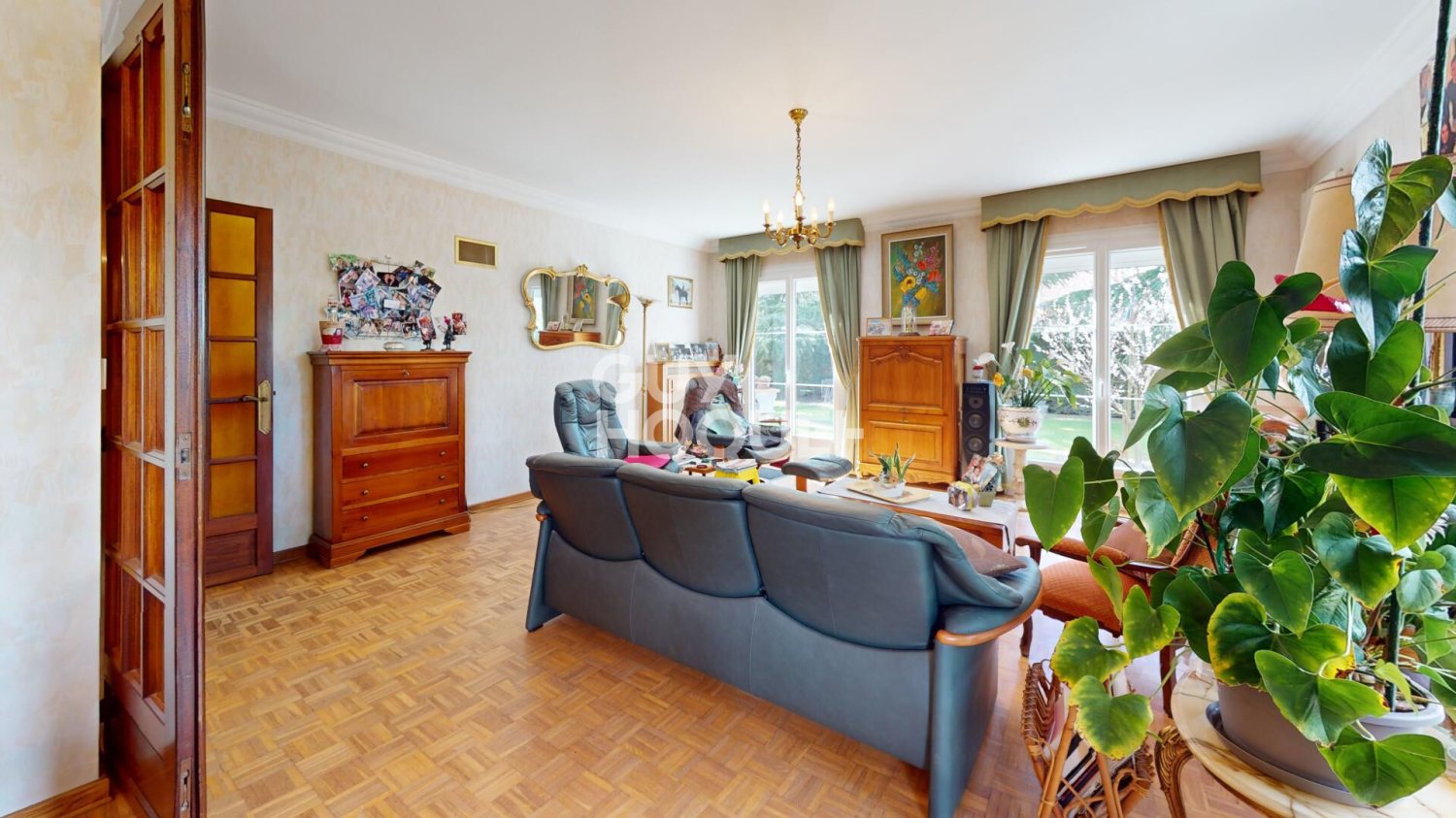 5 bedrooms House in Saint-Avertin, France No. 276190