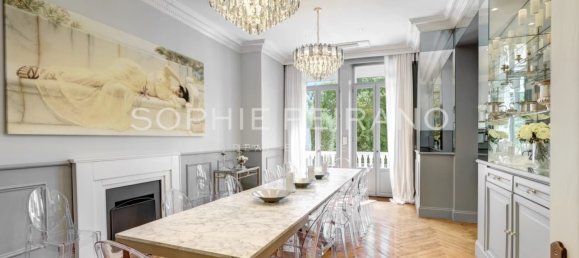 10 bedrooms Villa in Cannes, France No. 346921 3