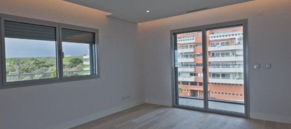 4 bedrooms Apartment for sale in Oeiras, Lisbon, Portugal № 106424 3
