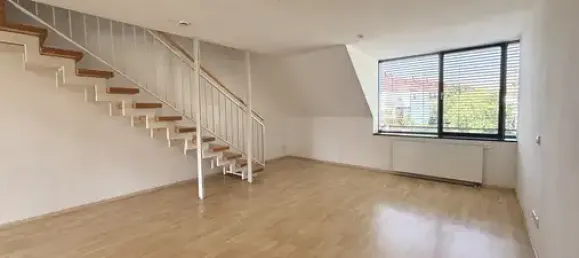 Здание с 8 комнатами в Штутгарт, Германия № 362687 22