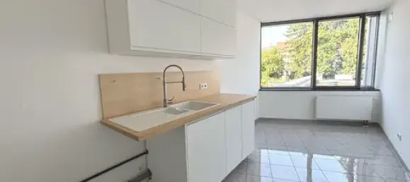 Здание с 8 комнатами в Штутгарт, Германия № 362687 17