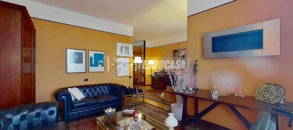 3-salle Appartement à Seregno, Italy No. 7542 18