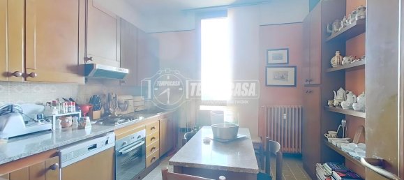 3-salle Appartement à Seregno, Italy No. 7542 21