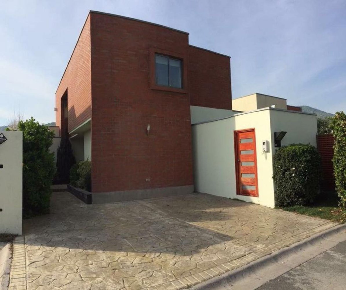 Casa de 3 dormitorios en Chacabuco, Chile No. 5259