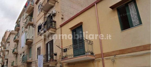 2 bedrooms Apartment in Palermo, Italy No. 322013 2