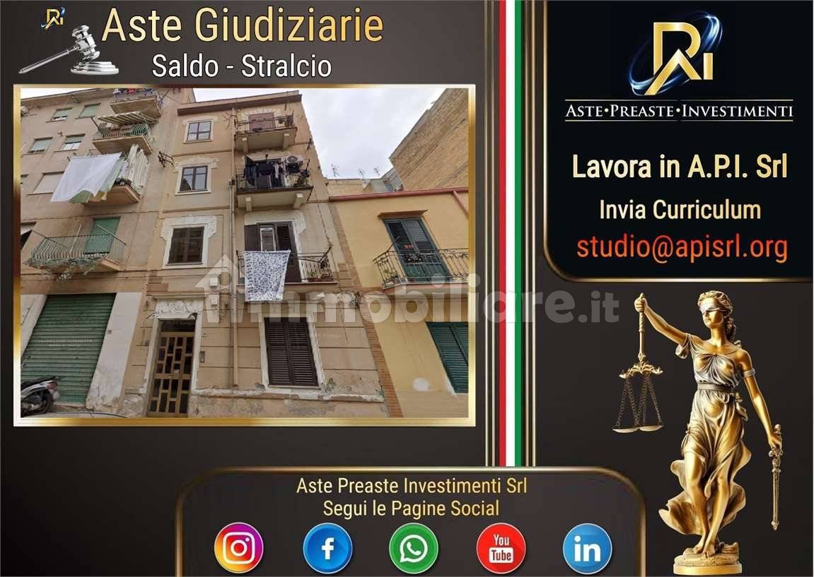 2 bedrooms Apartment in Palermo, Italy No. 322013