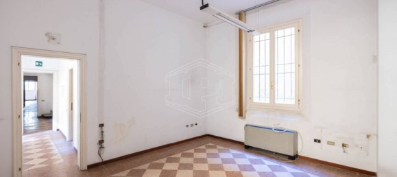 5 rooms Apartment in Bologna, Italy No. 268019 32