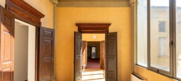 5 rooms Apartment in Bologna, Italy No. 268019 2