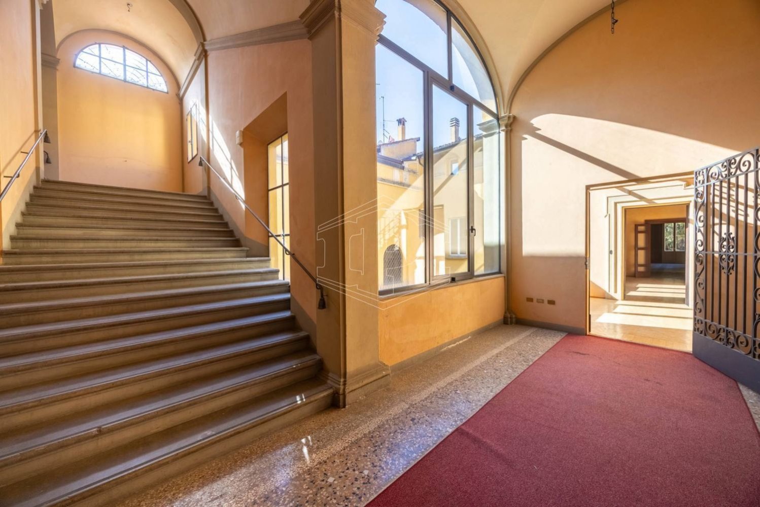 5 rooms Apartment in Bologna, Italy No. 268019