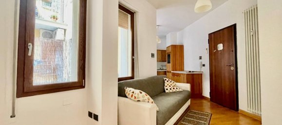 1 bedroom Apartment in Bologna, Italy No. 328190 2