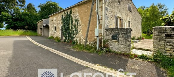 5 bedrooms House in Charente-Maritime, France No. 357420 8