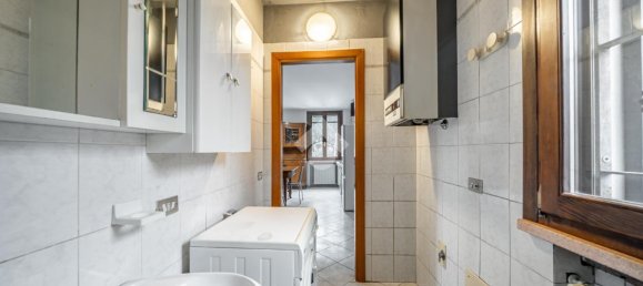 Квартира с 2 комнатами в Реджо Эмилия, Италия № 2437 7