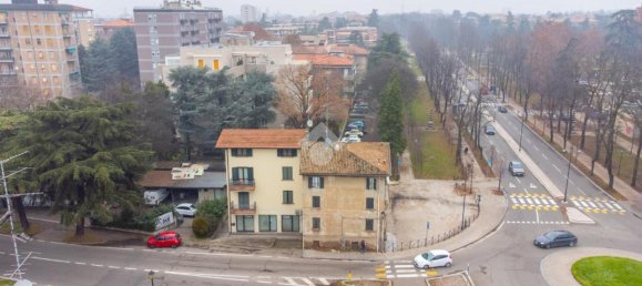 Квартира с 2 комнатами в Реджо Эмилия, Италия № 2437 35