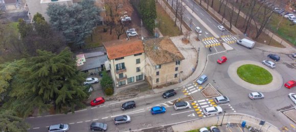 Квартира с 2 комнатами в Реджо Эмилия, Италия № 2437 27