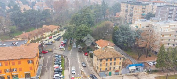 Квартира с 2 комнатами в Реджо Эмилия, Италия № 2437 21