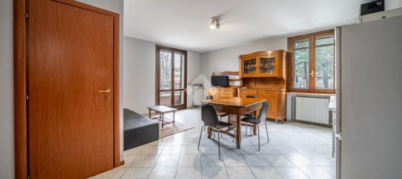 Квартира с 2 комнатами в Реджо Эмилия, Италия № 2437 2