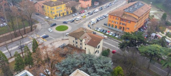 Квартира с 2 комнатами в Реджо Эмилия, Италия № 2437 34