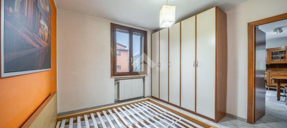 Квартира с 2 комнатами в Реджо Эмилия, Италия № 2437 12