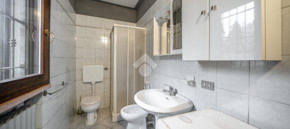 Квартира с 2 комнатами в Реджо Эмилия, Италия № 2437 9