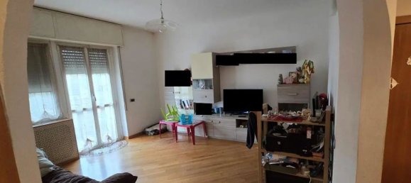3 rooms Apartment in Como, Italy No. 2809 2