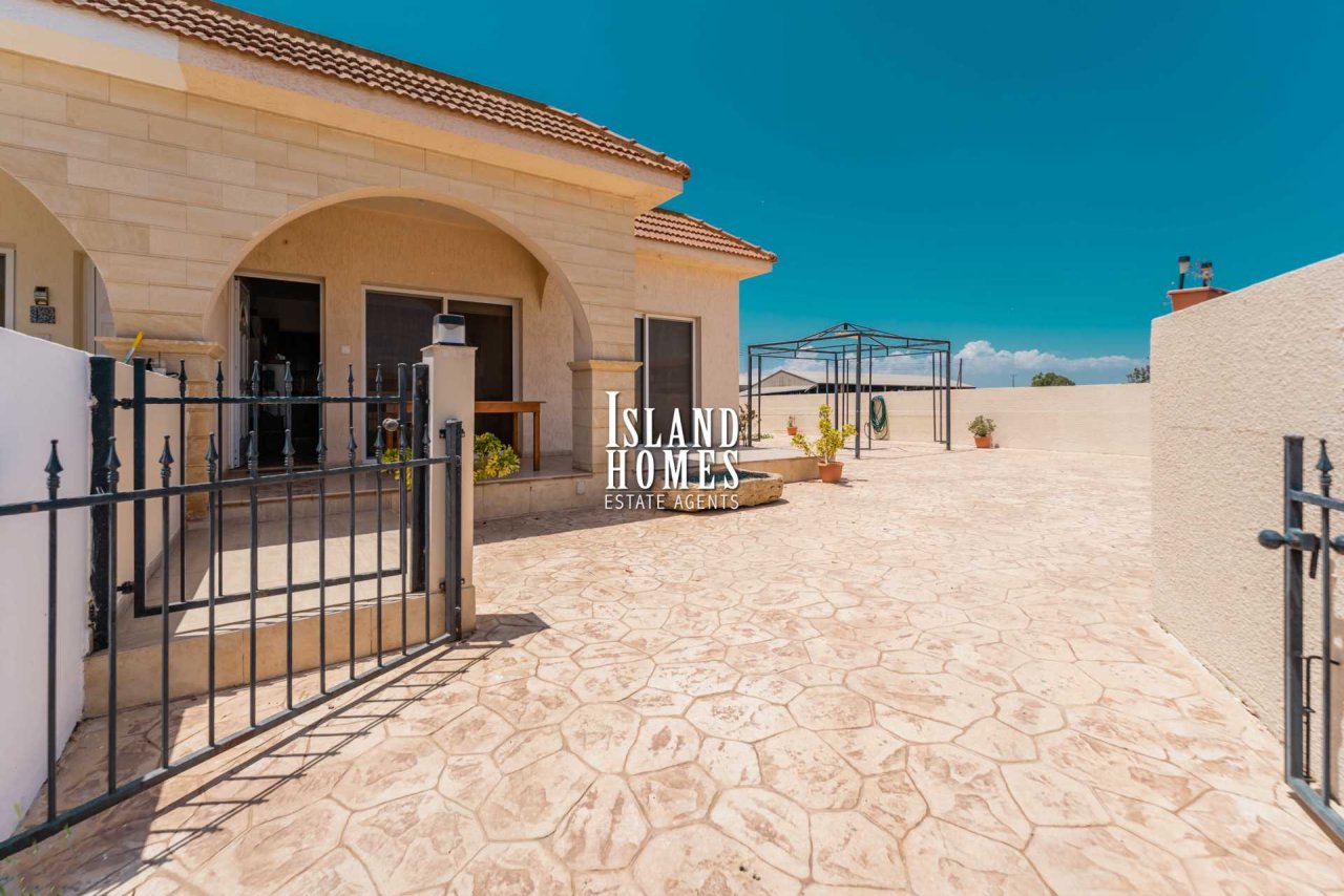 2 bedrooms House in Avgorou, Cyprus No. 23892